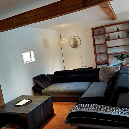 Lo Complet Gite 8 Personnes, Piscine Et Jacuzzi Ferienhaus