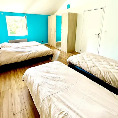 Lo Complet Gite 8 Personnes, Piscine Et Jacuzzi 펜션
